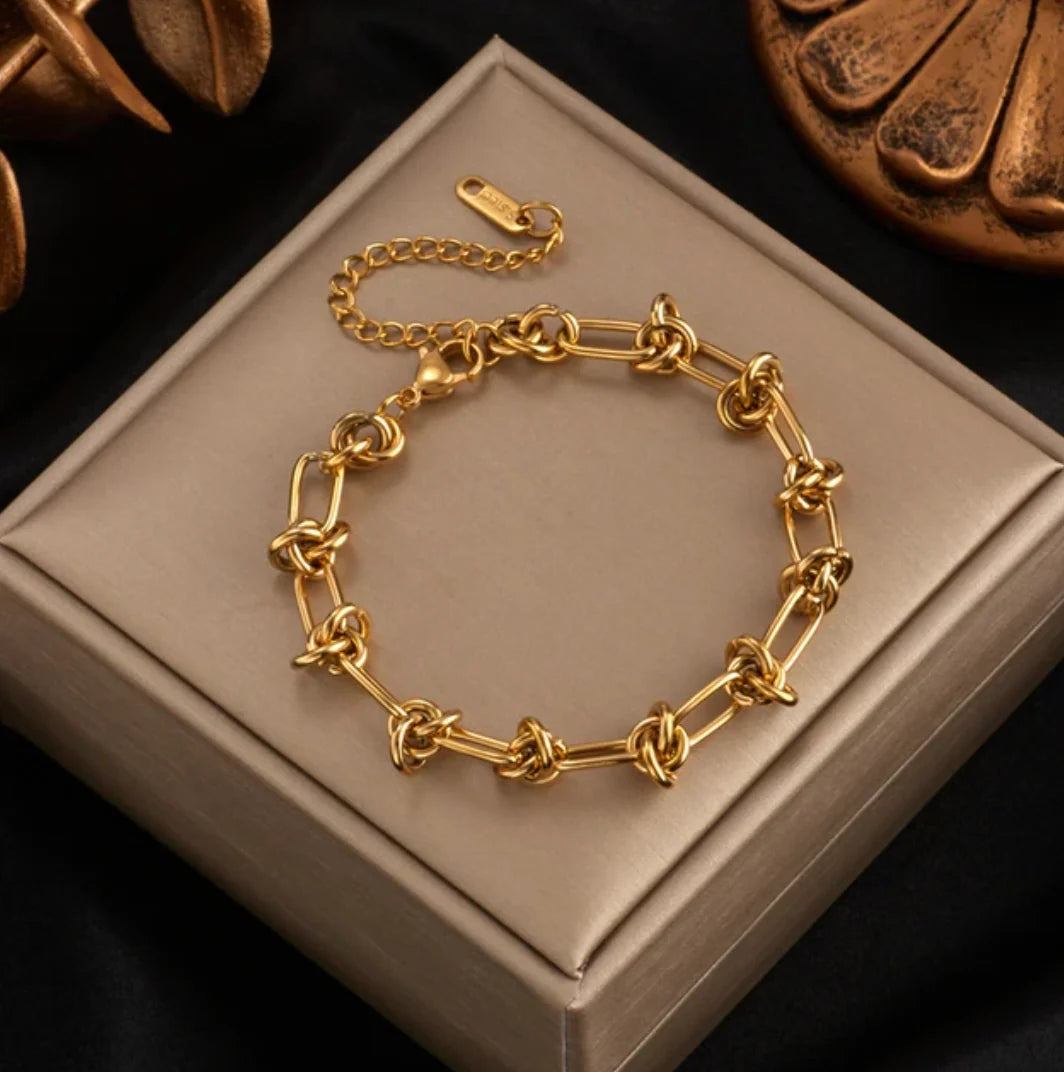 18K Gold Modern Chain Bracelet