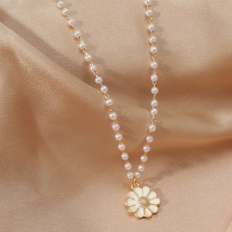 Pearl Daisy Pendant