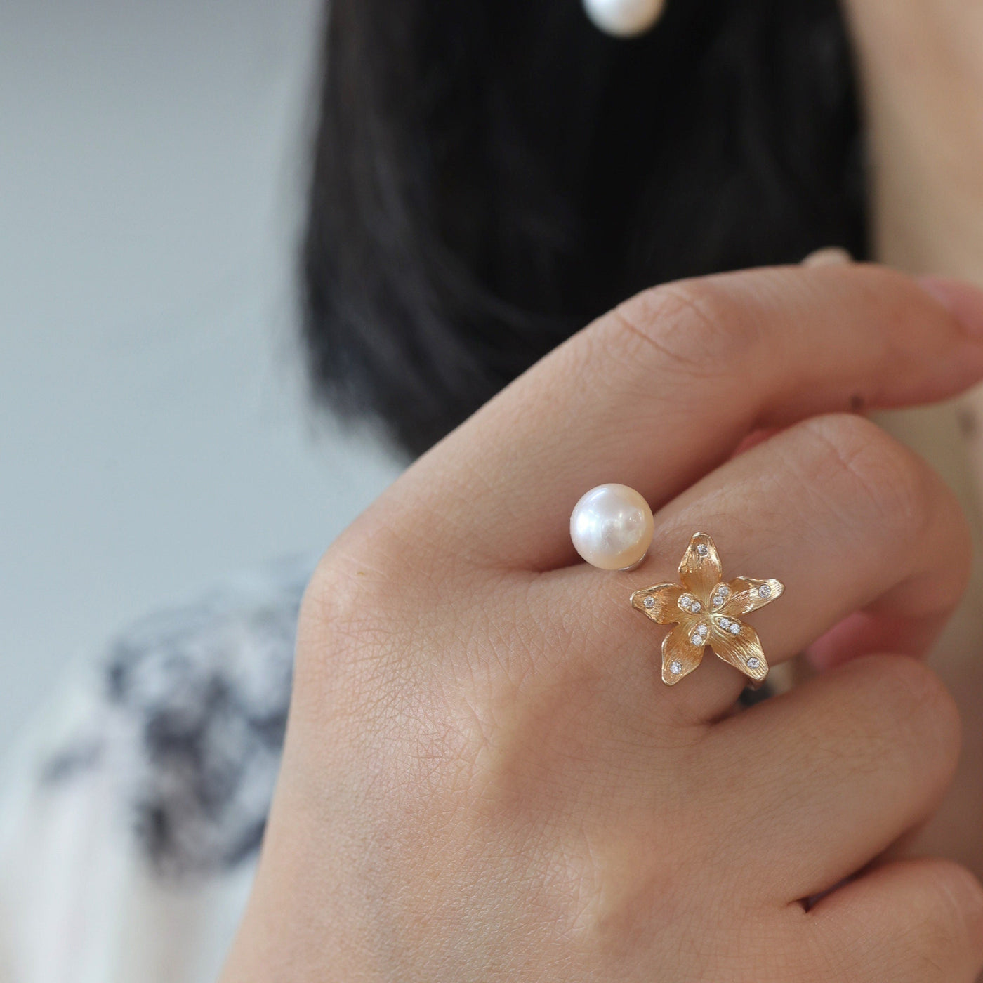 Gold Flower Feshwater Pearl Ring